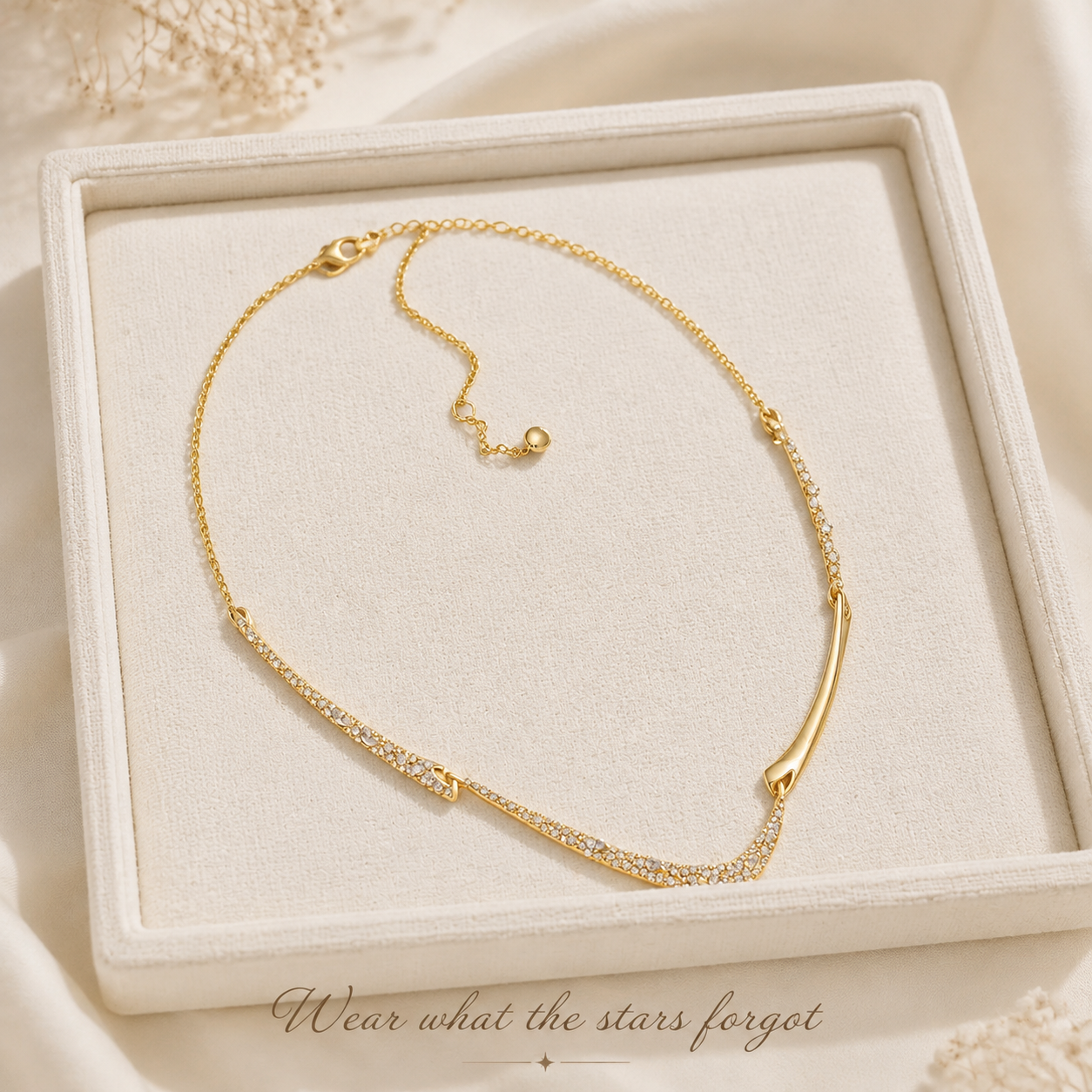 Solara Curve Necklace